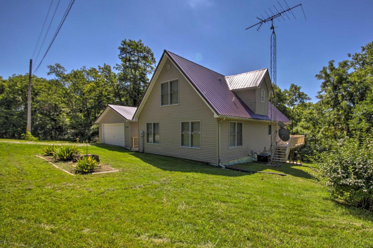 Modern Eckerty Home With Deck On Patoka Lake! Taswell Екстериор снимка
