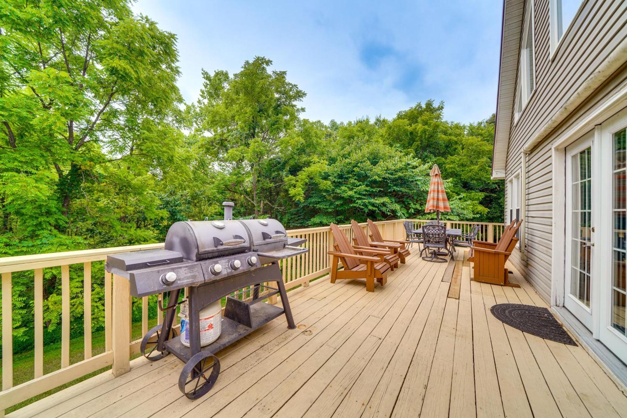 Modern Eckerty Home With Deck On Patoka Lake! Taswell Екстериор снимка